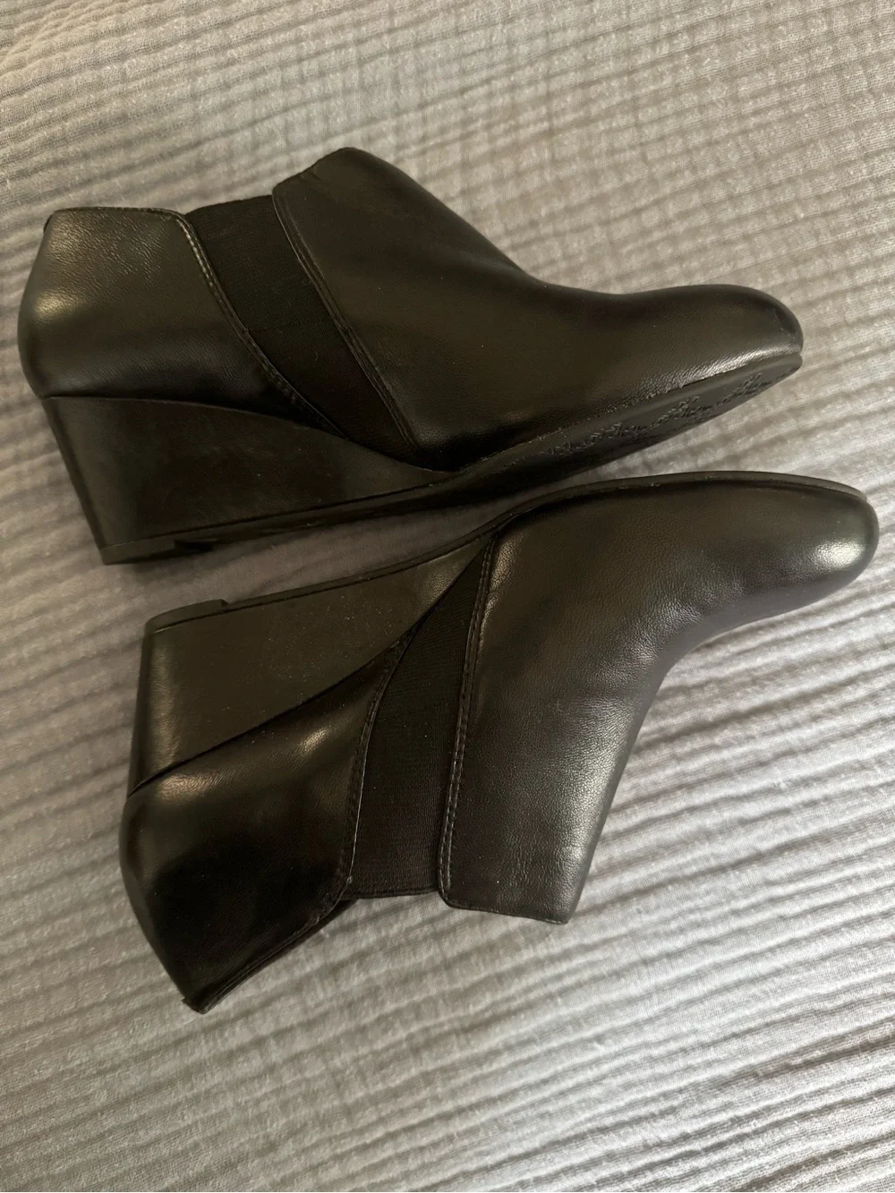 Vionic Black Leather Wedge Ankle Booties Shoes Women’s 7